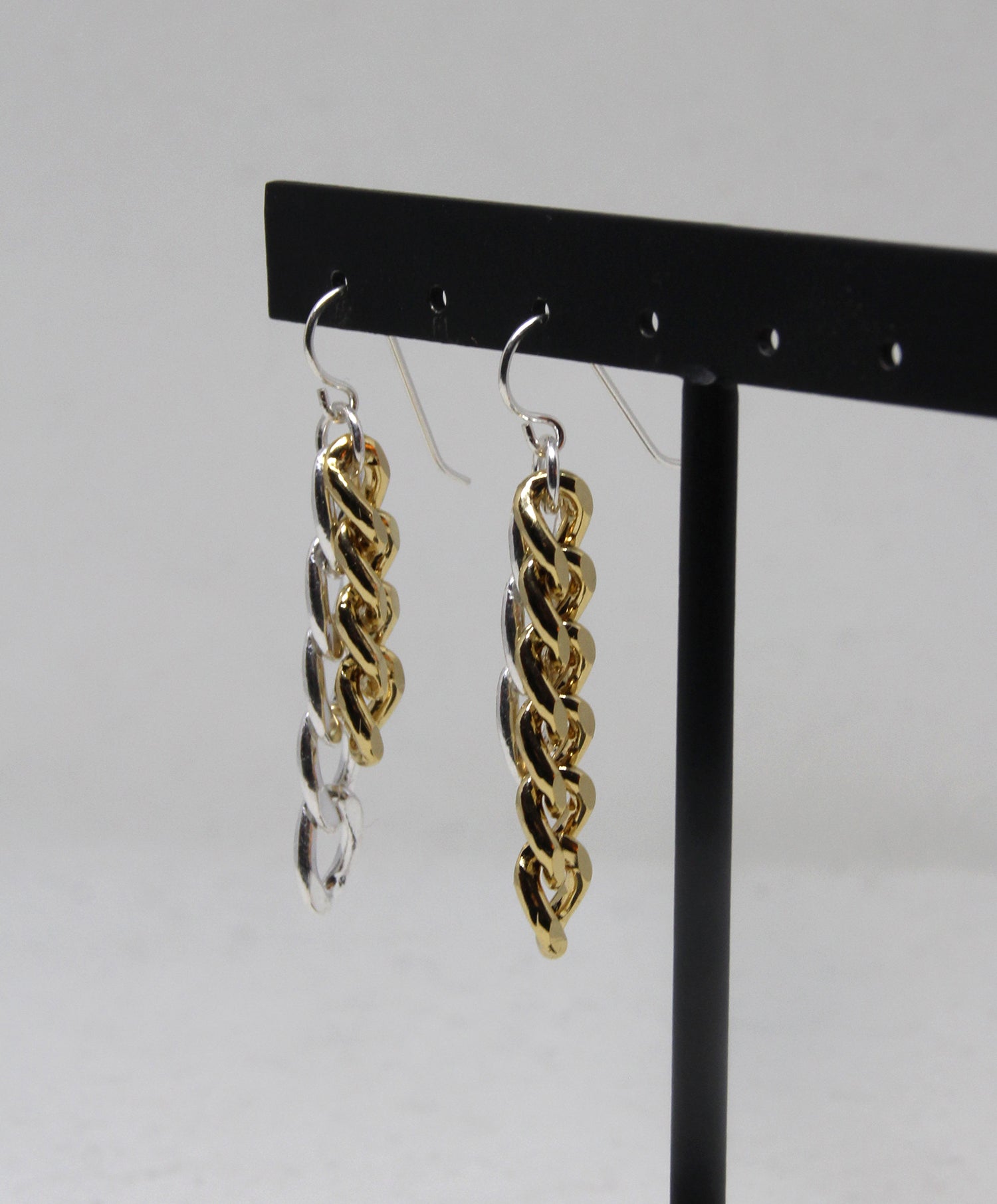 llayers boucles d'oreilles créateur chaines bicolores  jewelry dangly bicolor chain link earrings 