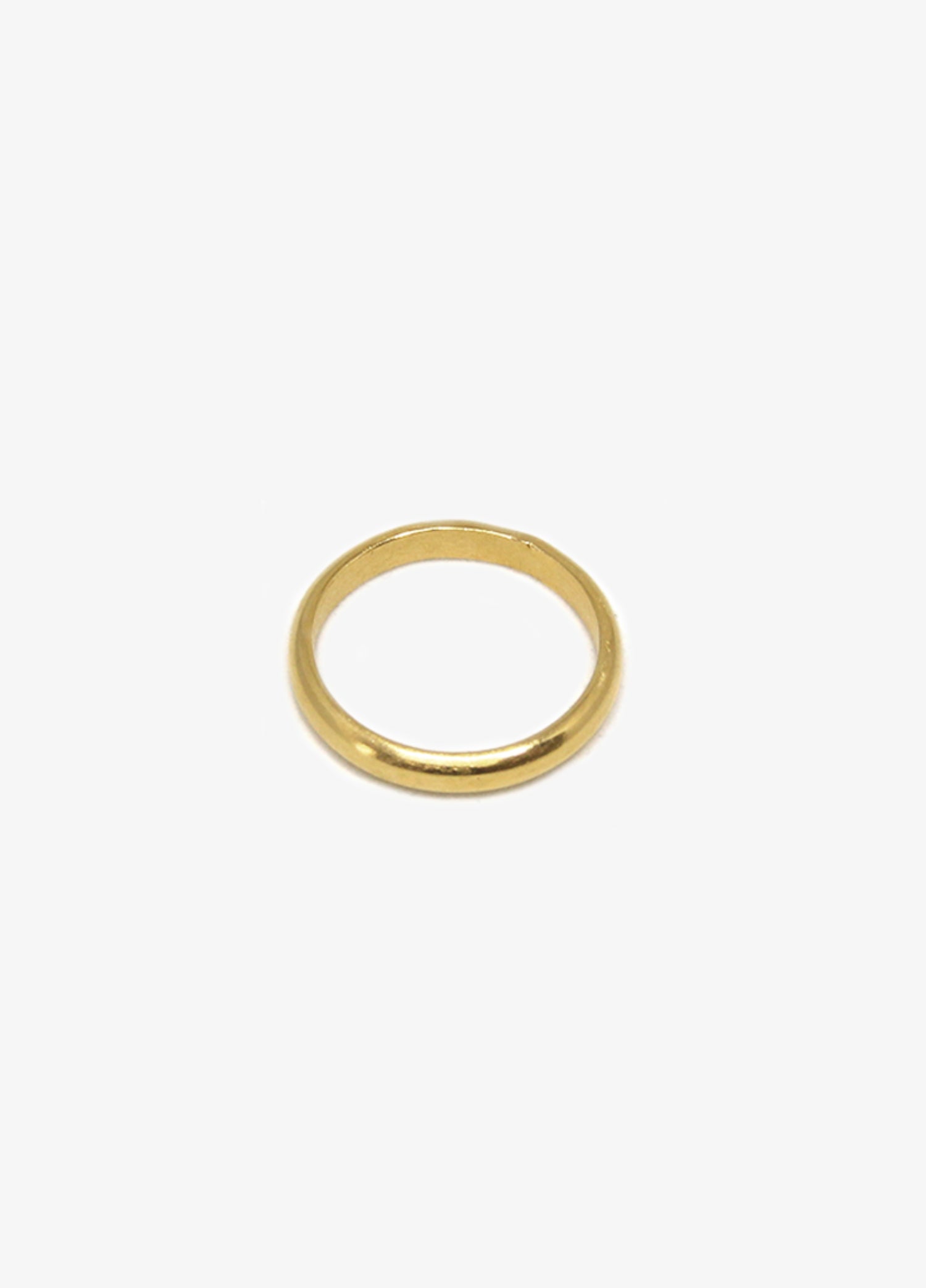 Minimalist men's gold ring band. Minimalist engagement rings in Brooklyn New York by designer llayers.