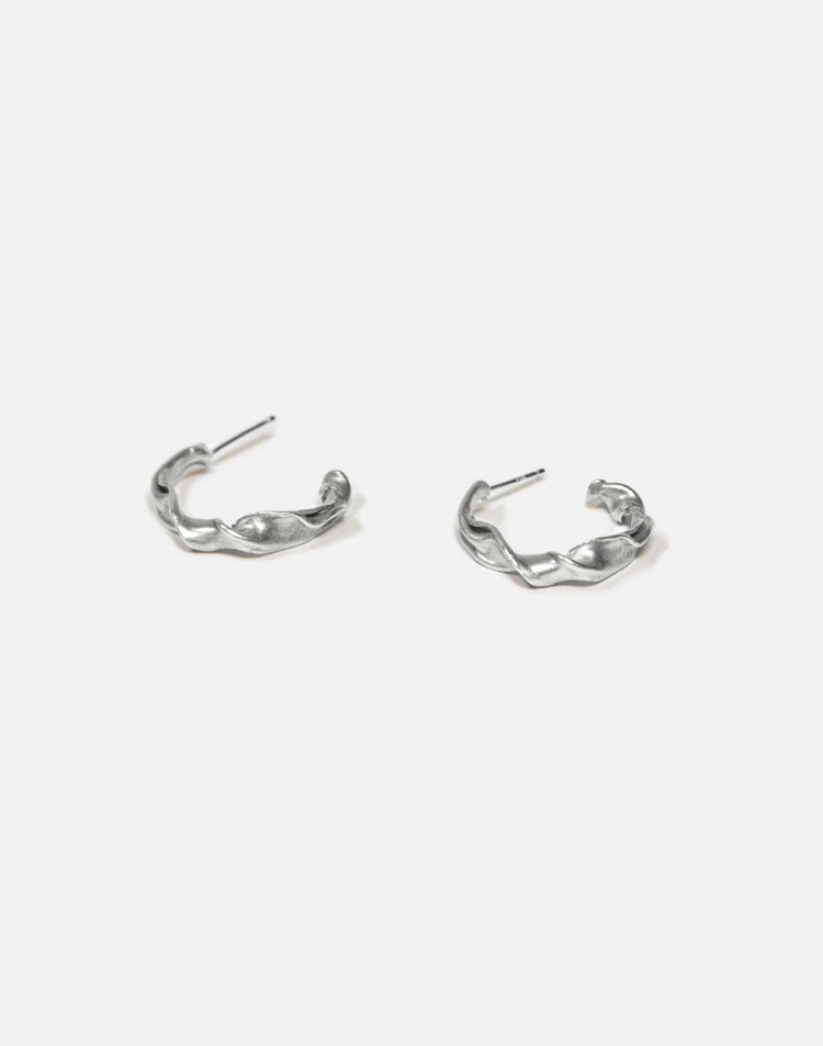 Sterling silver modern hoop earrings. Best affordable jewelry made in Brooklyn New York by llayers.