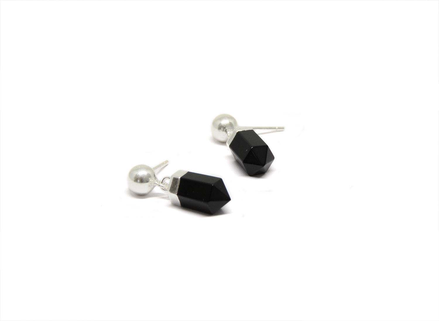 llayers-jewelry-black-agate-onyx-silver-earrings-brooklyn-newyork-F4