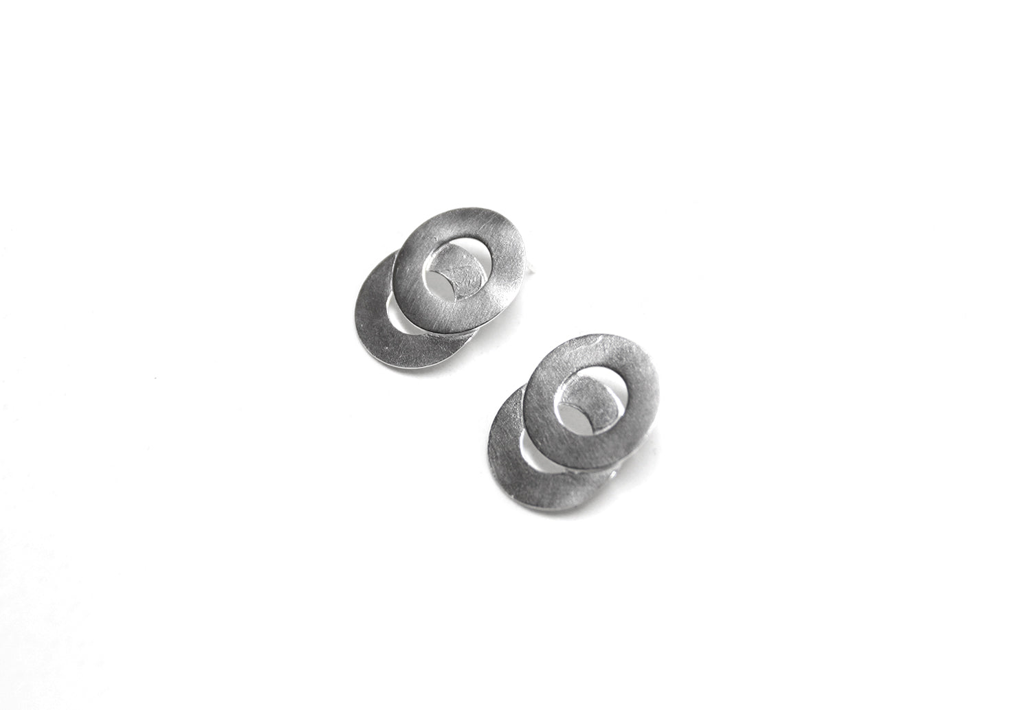 silver circles interlaced earrings loop brooklyn new york llayers jewelry men women 