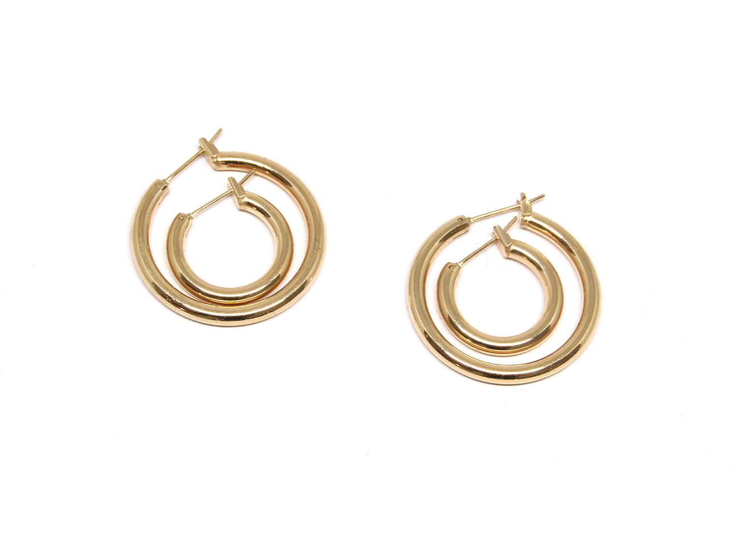 women gold hoop earrings minimal designer jewelry in brookyn new york hoop 002