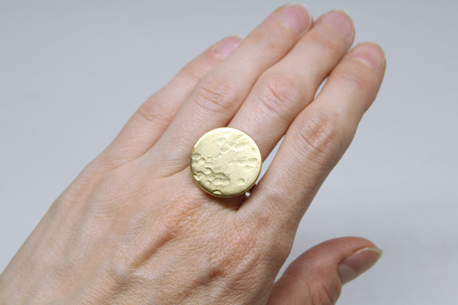 llayers-men-women-rond-gold-moon-hammered-ring-jewelry-mercury-handcrafted-in-Brooklyn-New-York-1A