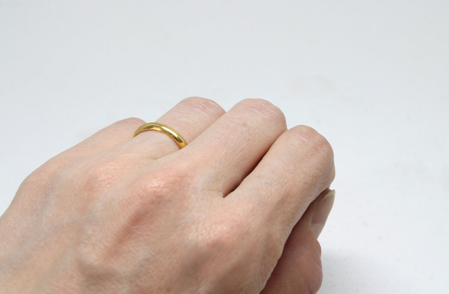 llayers-mens-women-engagement-stackable-gold-band-ring-one001-brooklyn-newyork