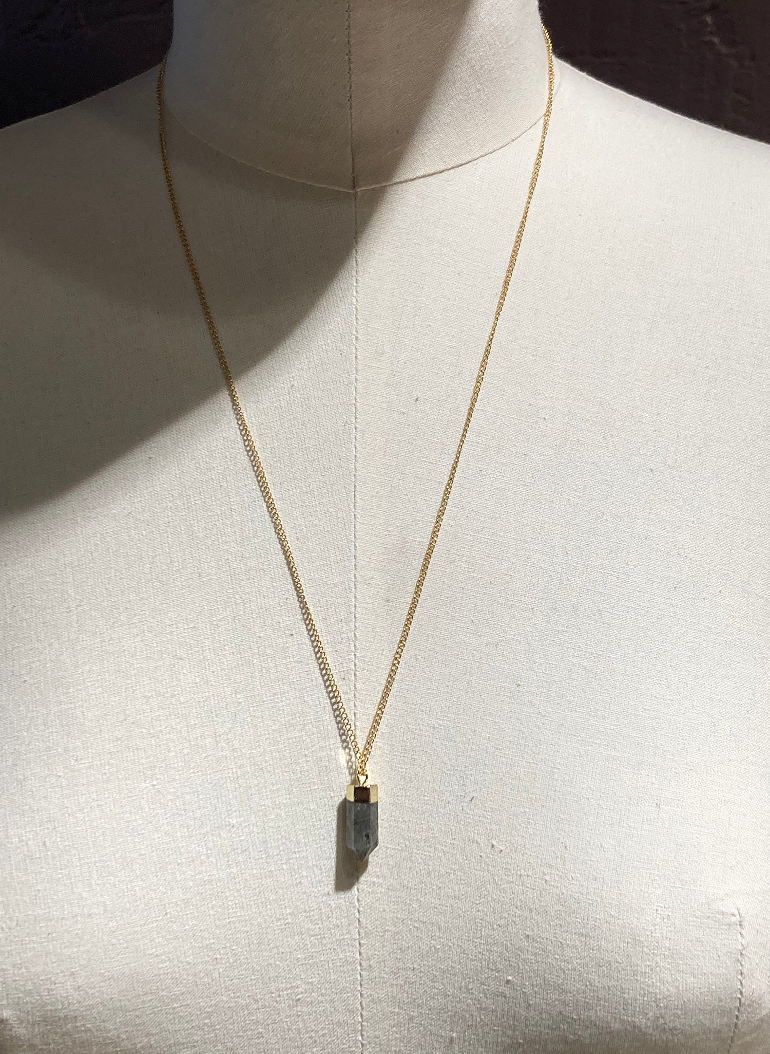 llayers-mens-women-jewelry-stone-labradorite-point-gold-pendant-newyork-brooklyn-W2