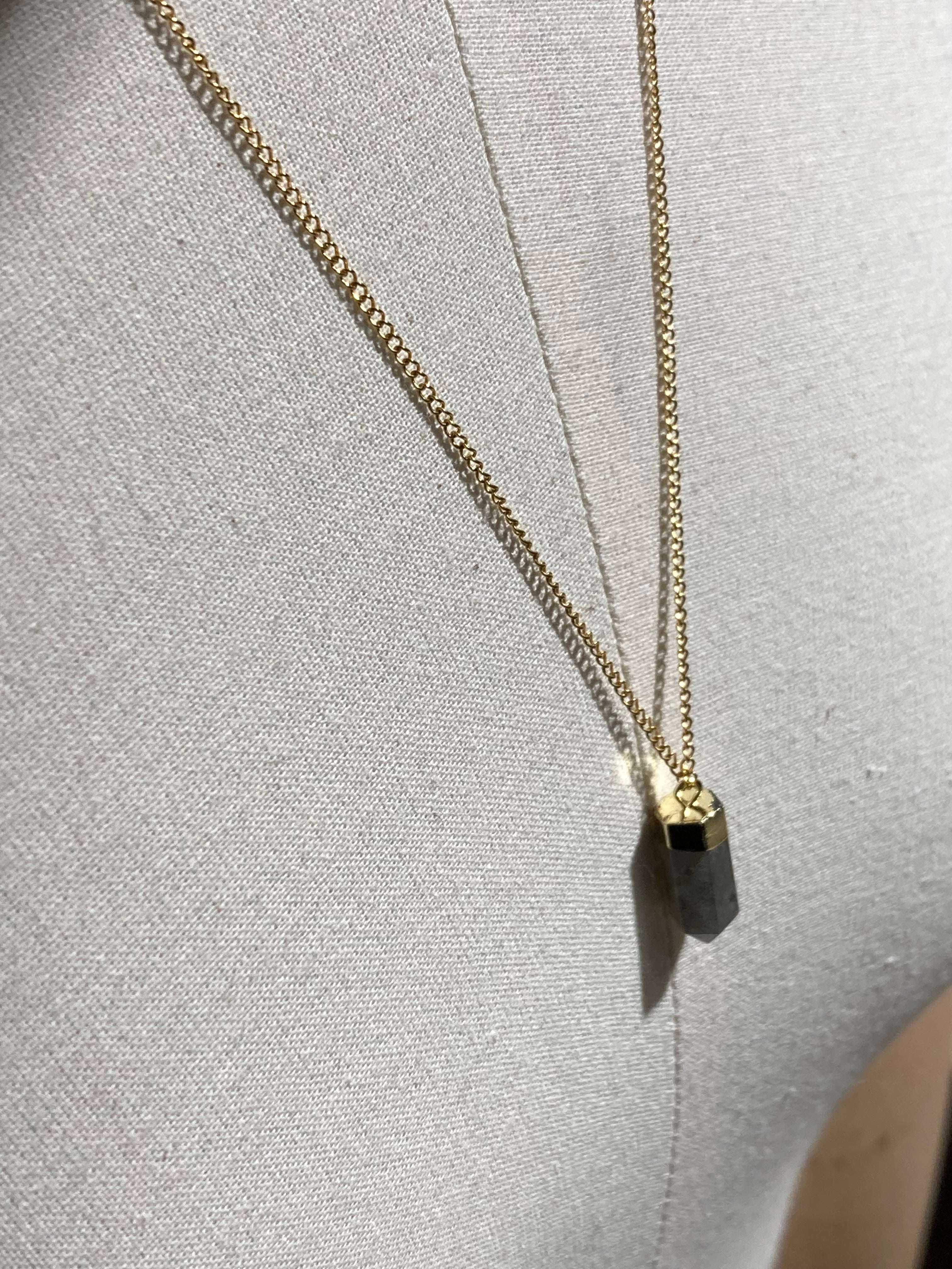 llayers-mens-women-jewelry-stone-labradorite-point-gold-pendant-newyork-brooklyn-W3