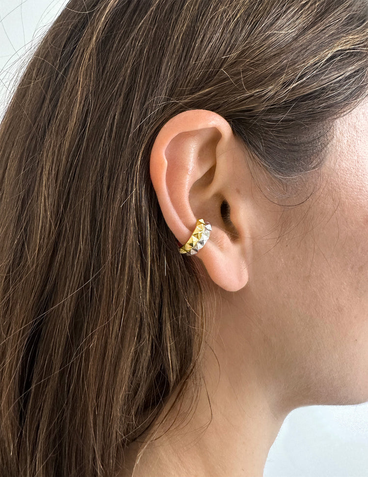 llayers-mens-women-minimal-gold-pyra-earcuff-earring-brooklyn-new-york-3