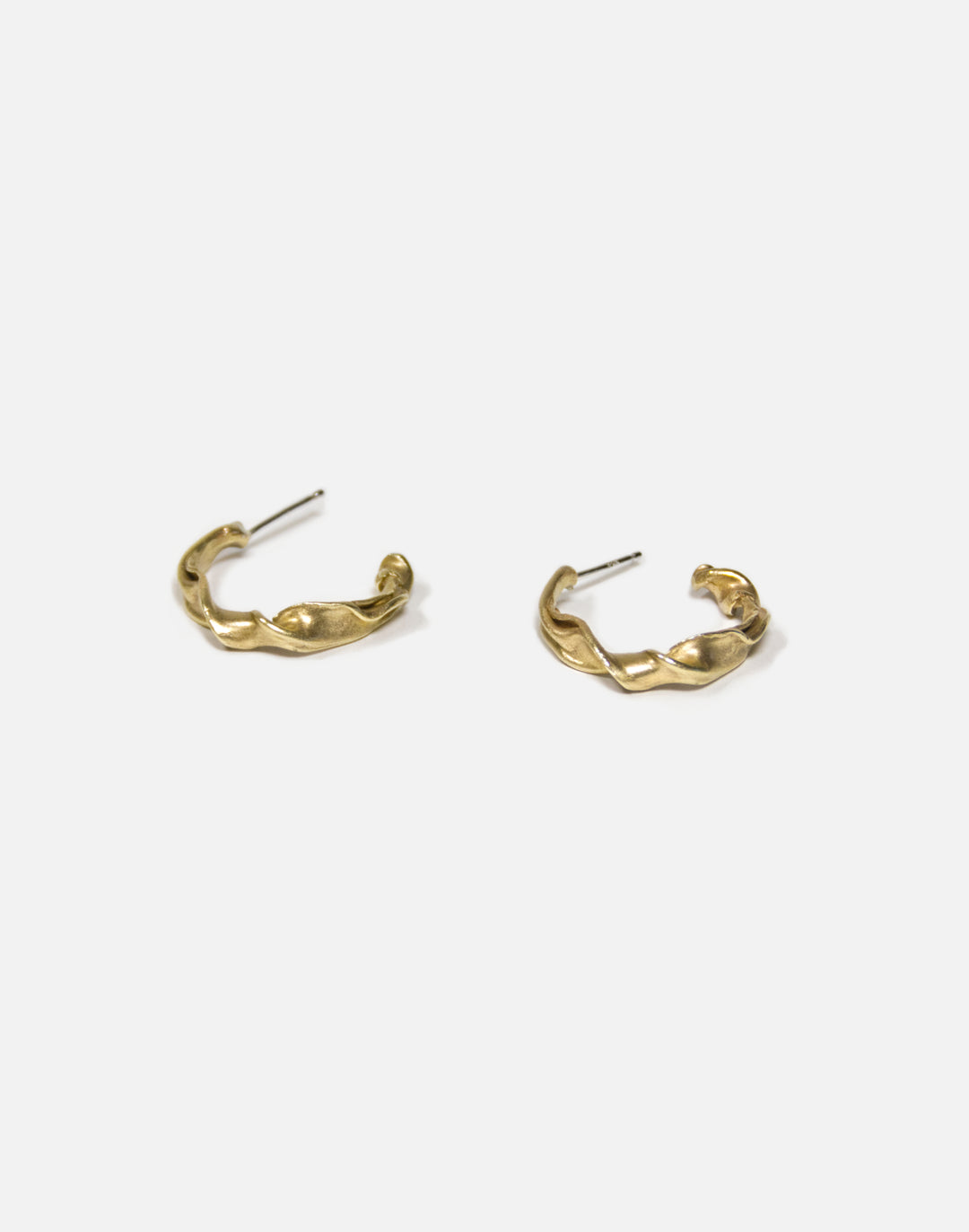 men women gold brass twisted hoop earrings essence jewelry made in Brooklyn New York designer llayers F1