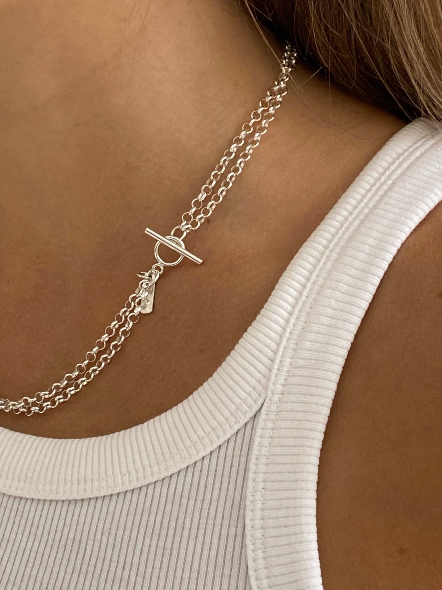 Modern silver chain choker necklace. Best affordable minimalist jewelry brand Made in Brooklyn New York by llayers.