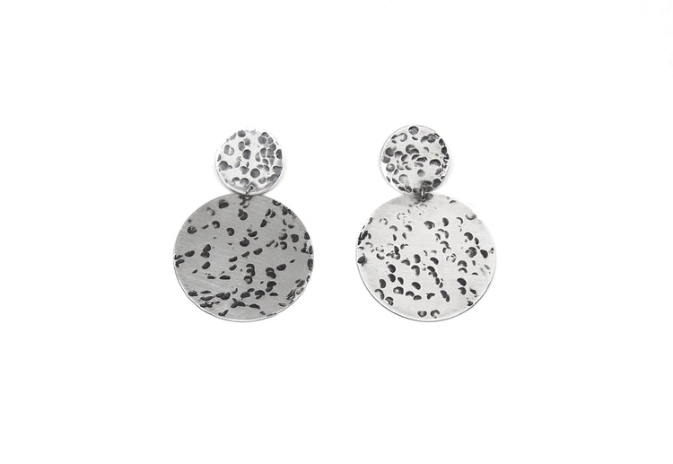 llayers jewelry dangly textured silver circles earrings double lacus boucles d'oreilles pendantes cercles argent