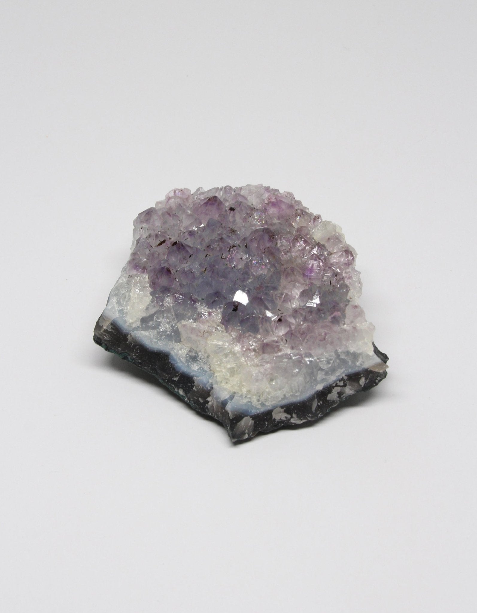 llayers lithothérapie druse géode d'amethyste cristaux crystal amethyst cluster