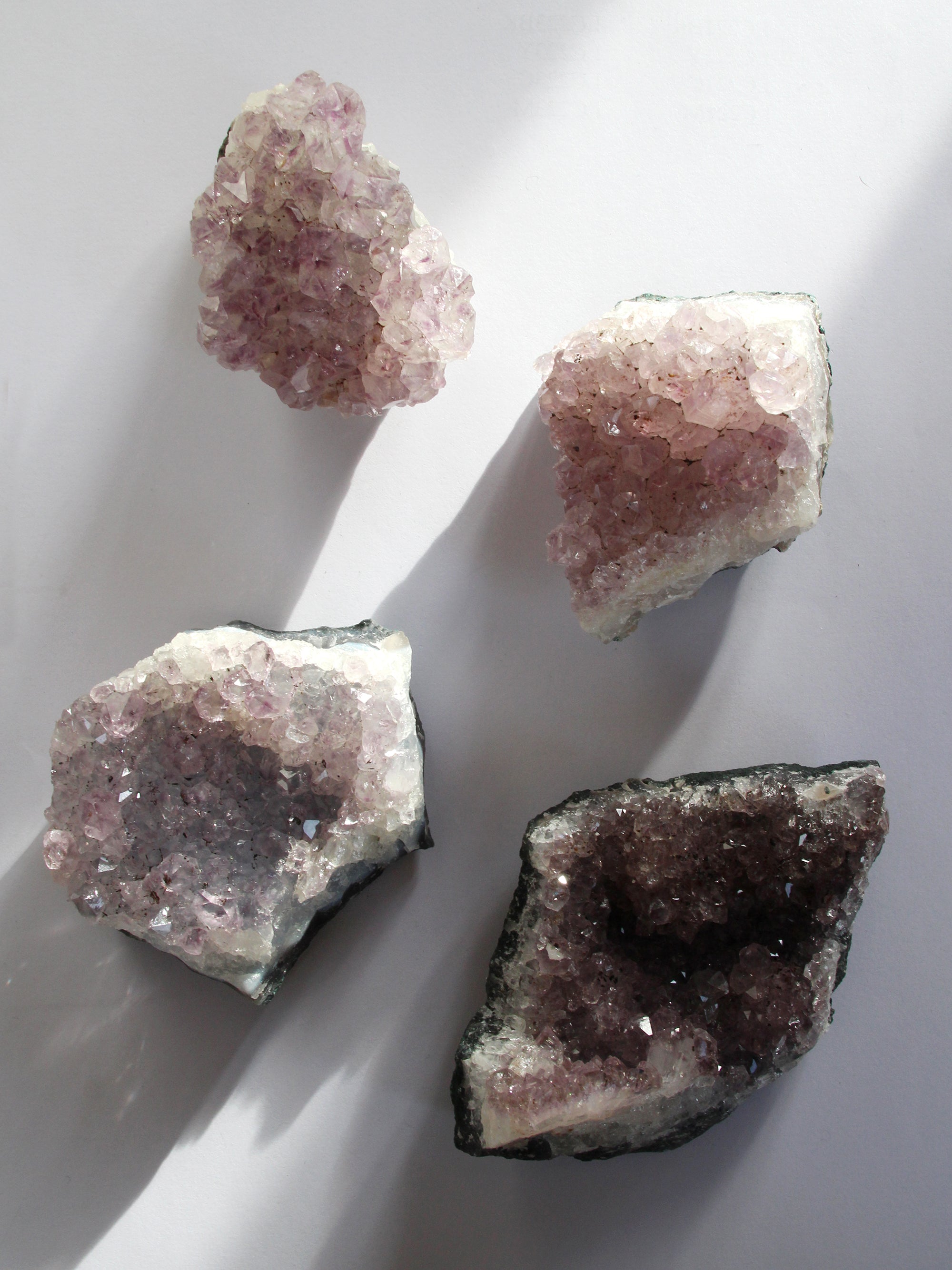 lithothérapie pierre géode d'amethyste cristaux crystal amethyst cluster