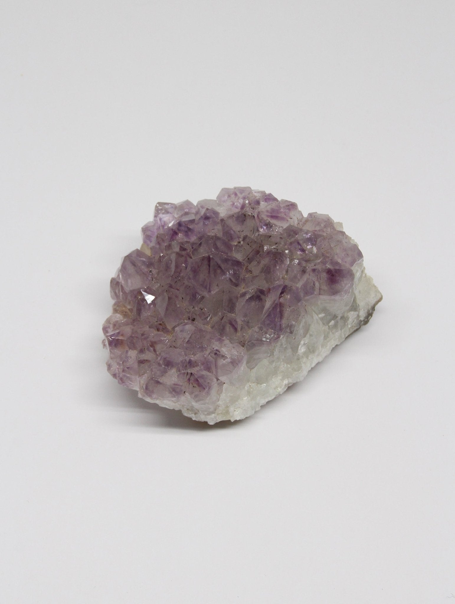 llayers lithothérapie géode d'amethyste cristaux crystal amethyst cluster