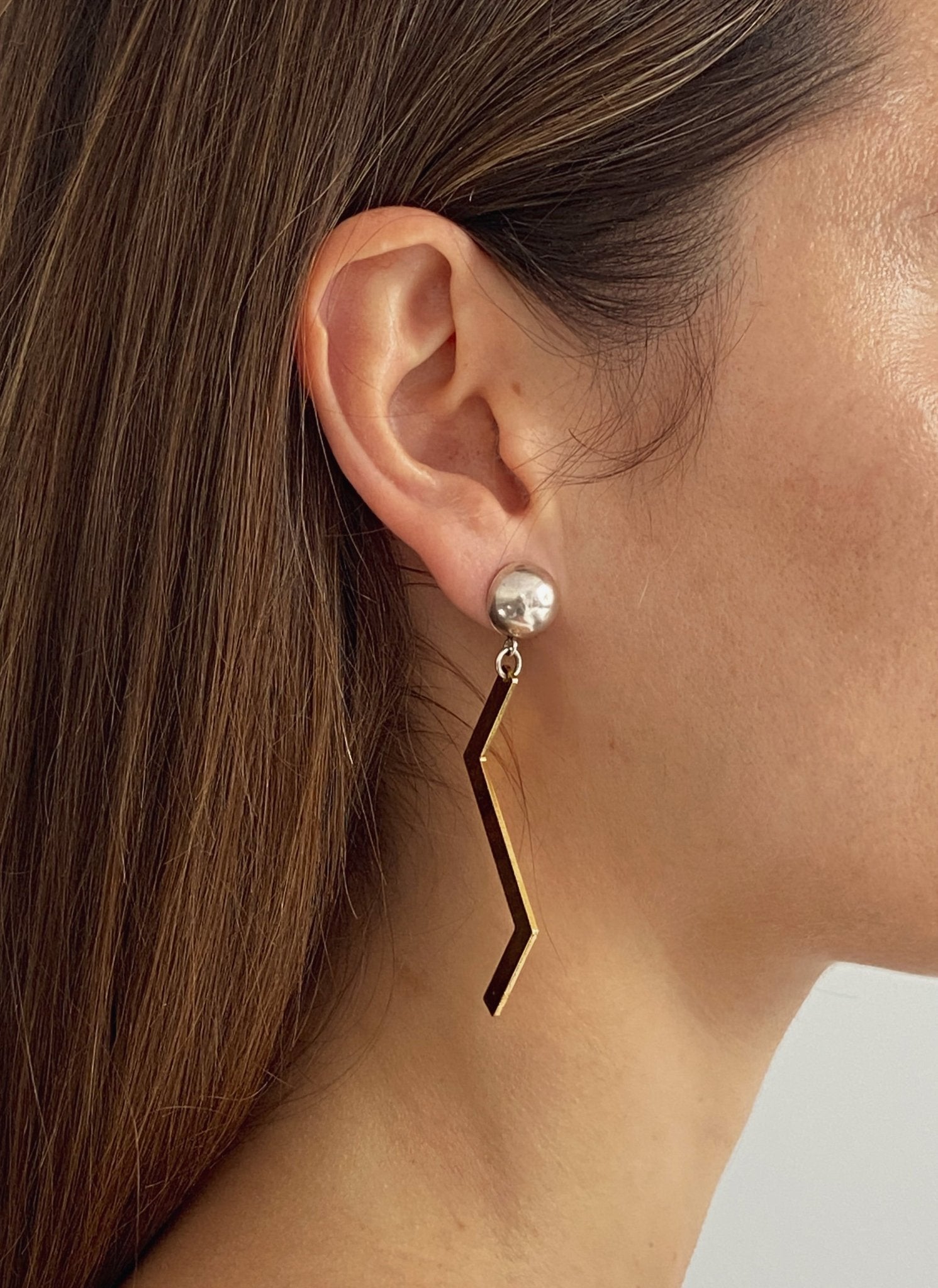 llayers jewelry gold earrings dangly geometric textured