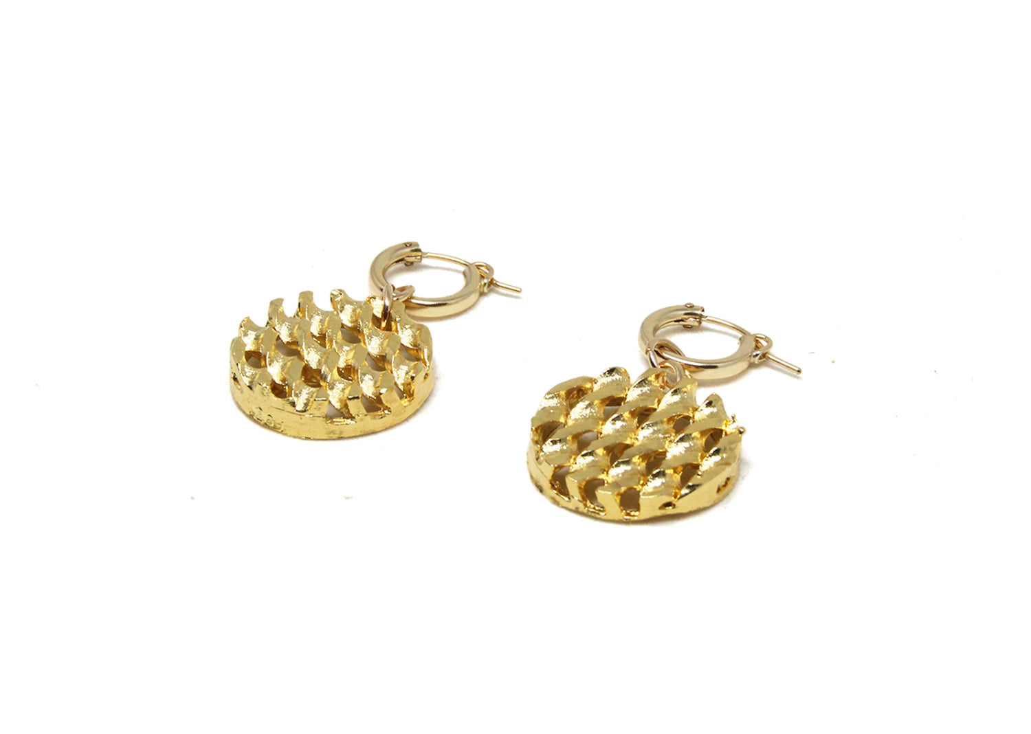 llayers bijoux upcyclés boucles d'oreilles texturées or - vintage upcycling textured hoop gold earrings