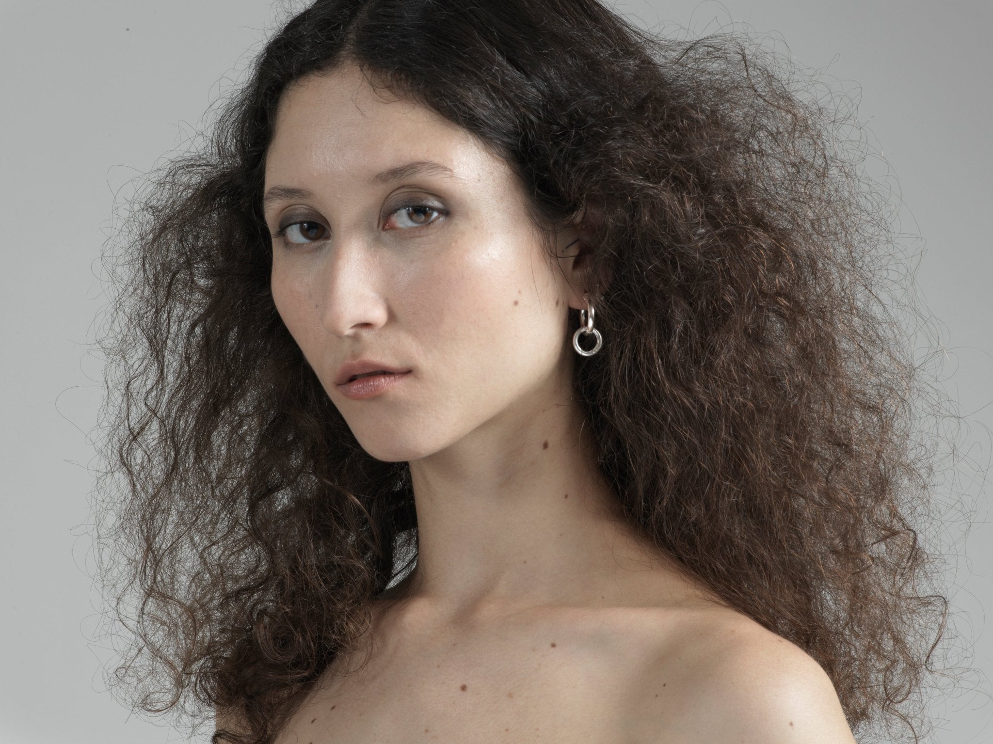 llayers men women gold hoops earrings bouclesdoreilles eternity jewelry Made In Brookyn New-York