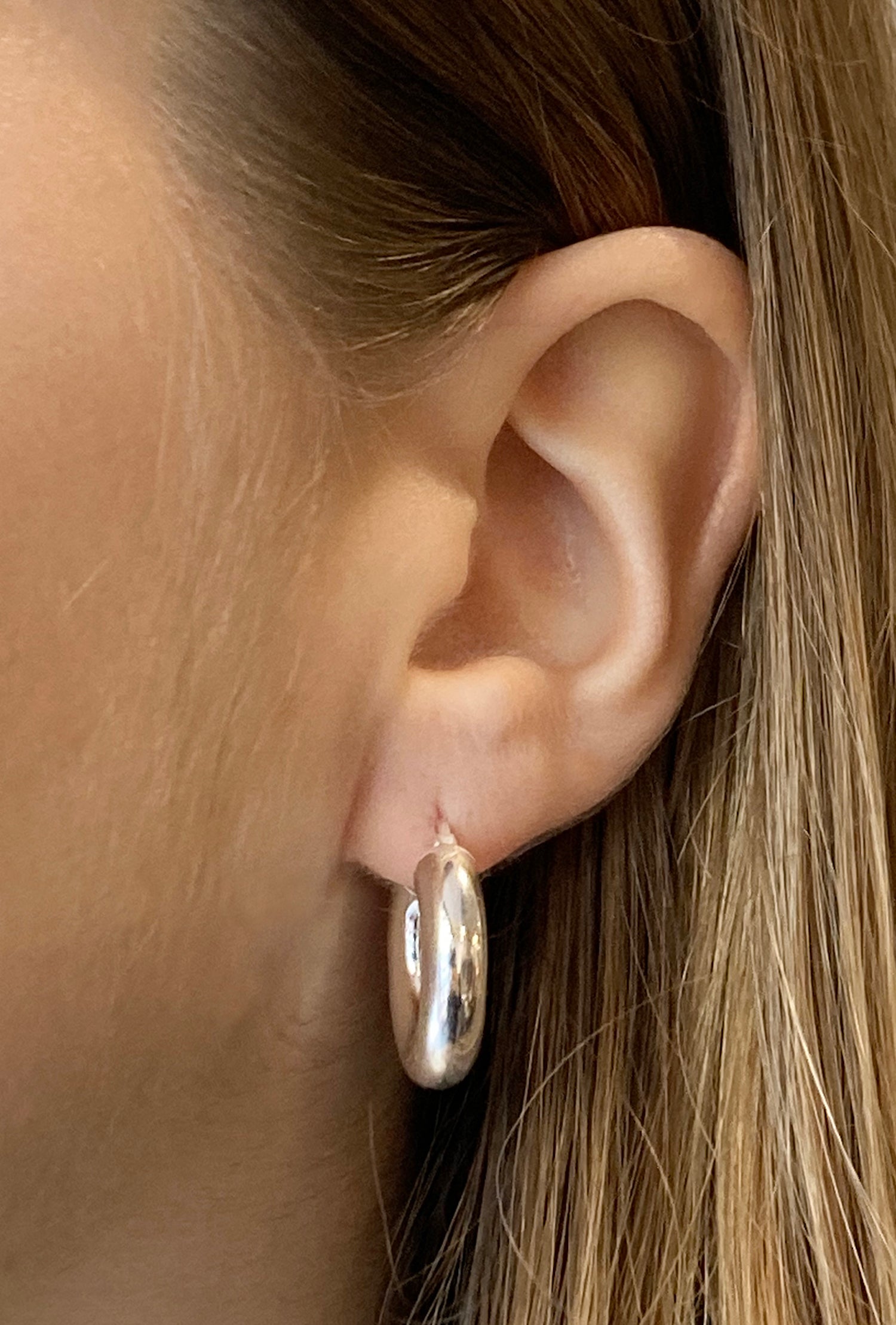Boucles d'oreilles créoles en argent épais silver bold hoop earrings 