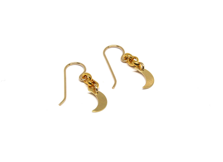boucles d'oreilles petites lunes et chaîne doré or moon and chain gold hook earrings