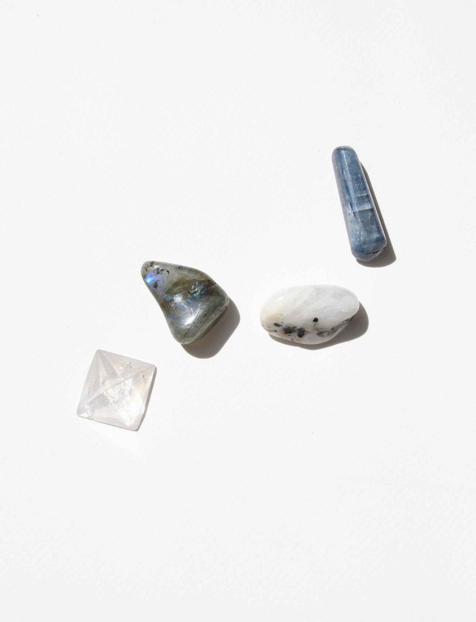 llayers kit pierres intuition méditation quartz pierre de lune labradorite sodalite