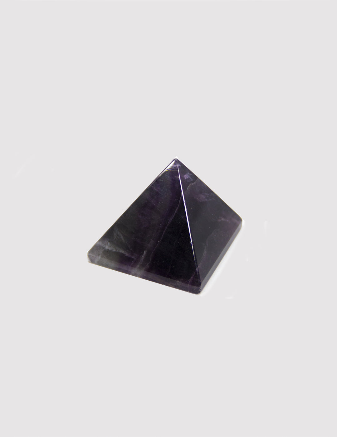 llayers pyramide de pierre fluorite violette verte lithothérapie fluorine stone pierre naturelle