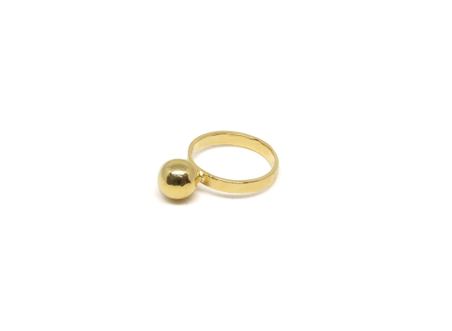 minimalist gold sphere ring in brooklyn New York by designer llayers jewelry